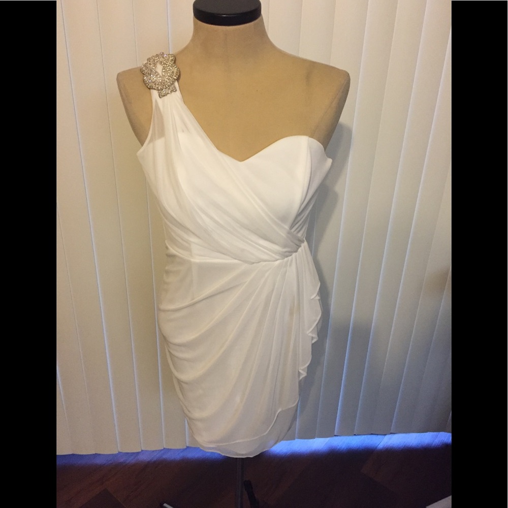 White one shoulder dress w/beading & roughing (6).